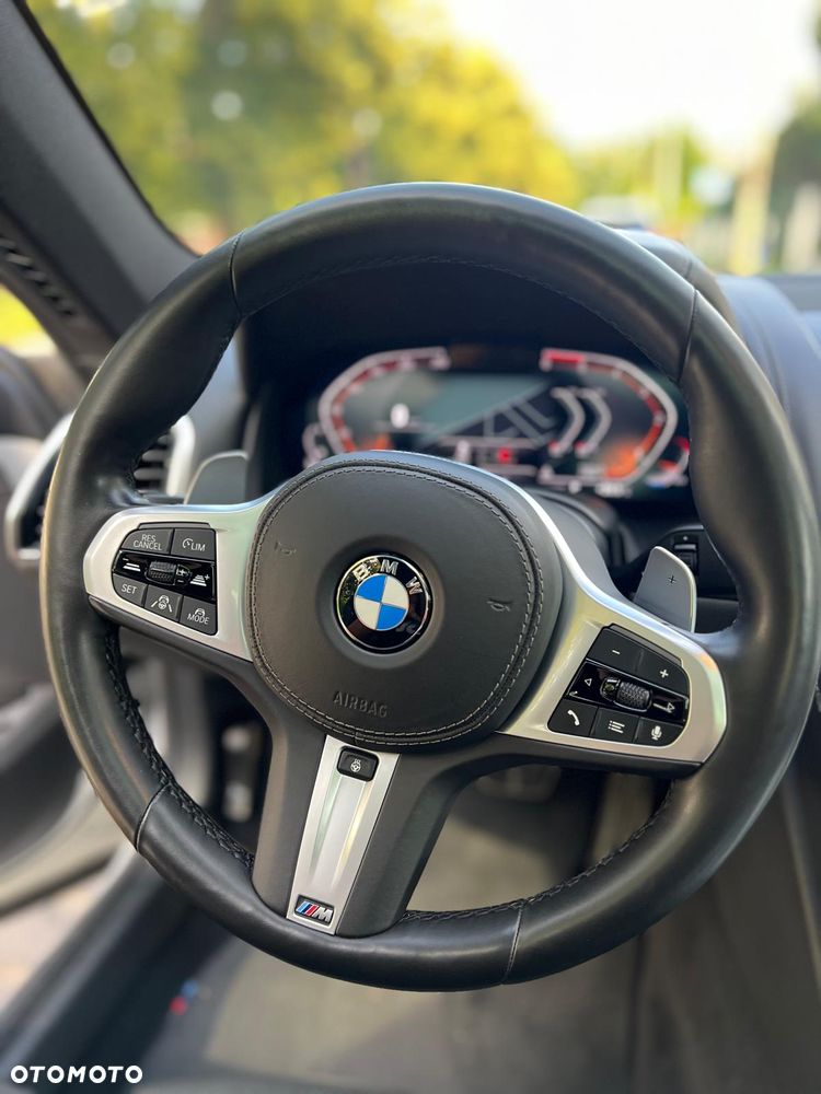 BMW Seria 8 - 14