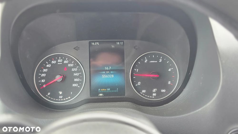 Mercedes-Benz Sprinter - 13
