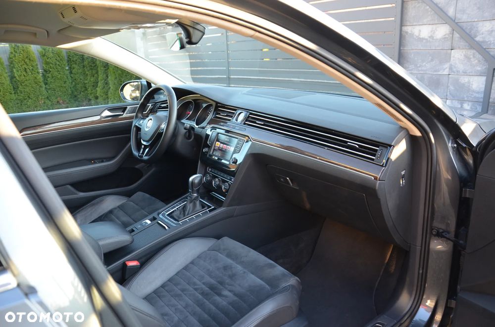 Volkswagen Passat 2.0 TDI (BlueMotion Technology) DSG Highline - 24