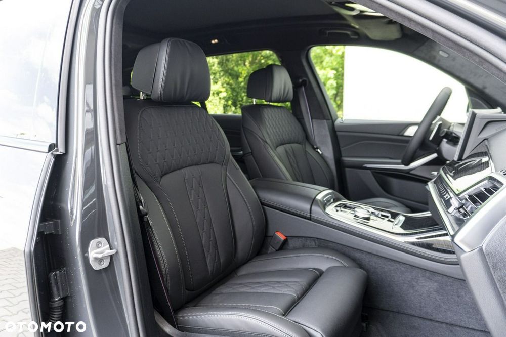 BMW X7 - 26