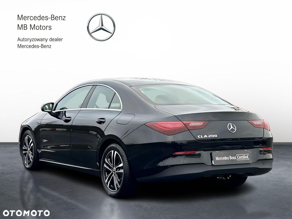 Mercedes-Benz CLA 200 7G-DCT - 4