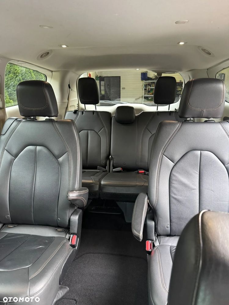 Chrysler Pacifica - 18