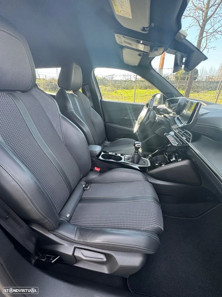 Peugeot 2008 1.2 PureTech GT Line - 15