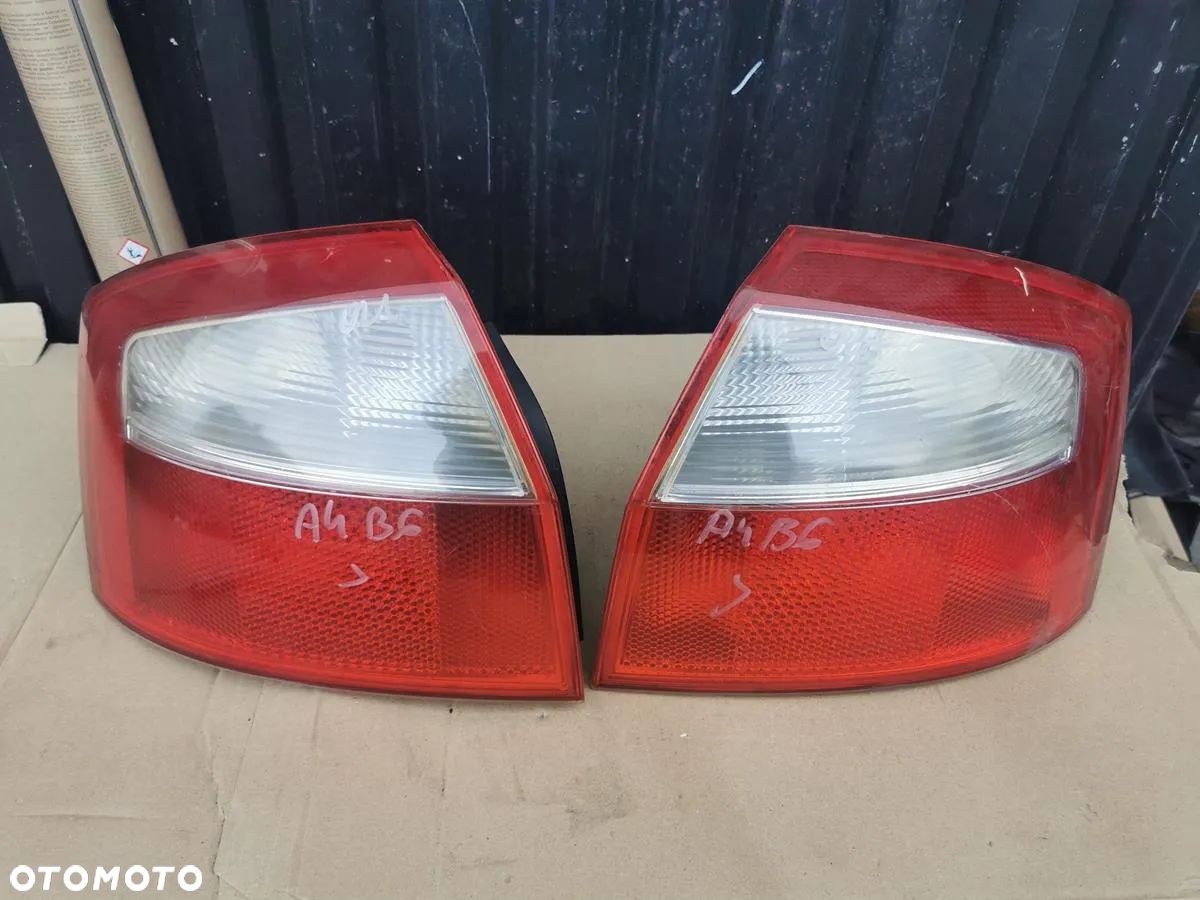 LAMPA LEWA PRAWA LEWY PRAWY TYŁ TYLNA AUDI A4 B6 SEDAN - 1
