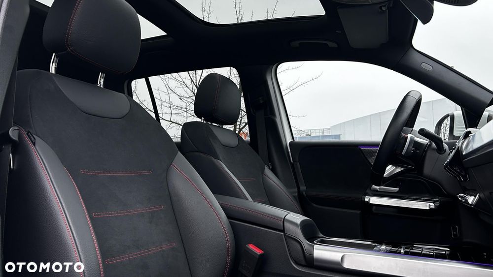 Mercedes-Benz GLB - 24