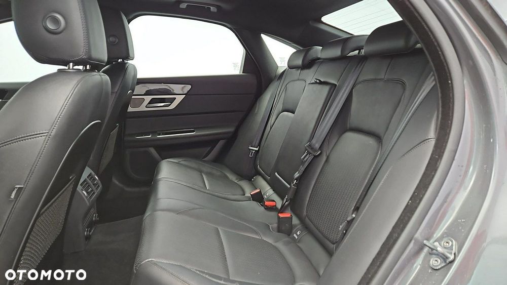 Jaguar XF 2.0 i4D Prestige - 22