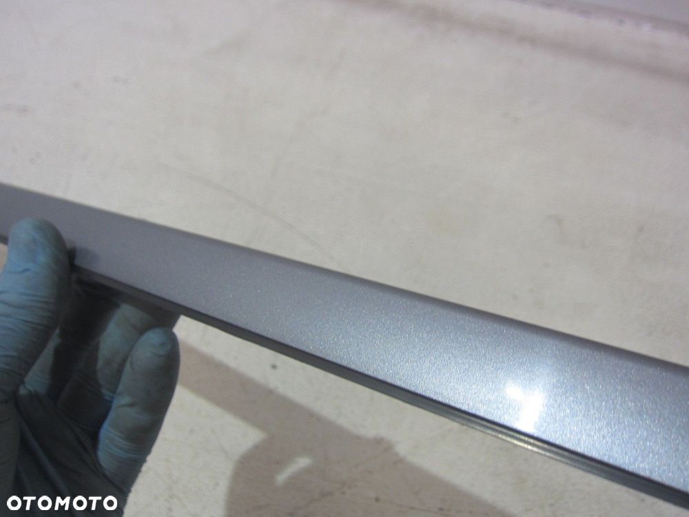 BMW X3 F25 LISTWA ZGARNIAJĄCA SZYBY LEWA SZARA SPACE GREY A52 51317286179 - 3