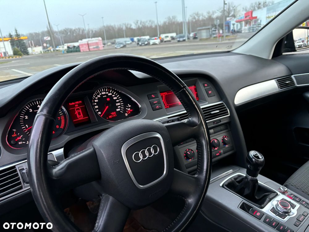 Audi A6 Limousine 2.4 - 8