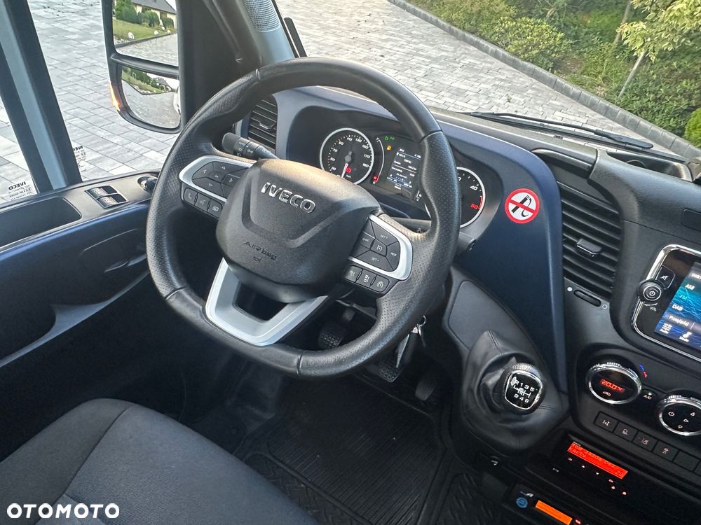 Iveco DAILY / 72-180 / HYDRAULICZNA ZABUDOWA / 42 TYS.KM. / LAWETA / - 33