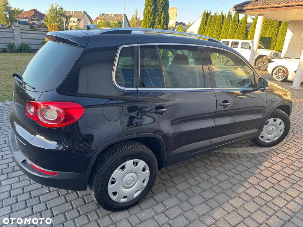 Volkswagen Tiguan 2.0 TDI DPF 4Motion BlueMotion Technology Track & Field - 10