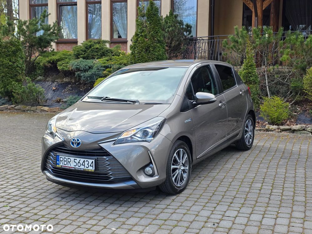 Toyota Yaris Hybrid 100 Premium - 29
