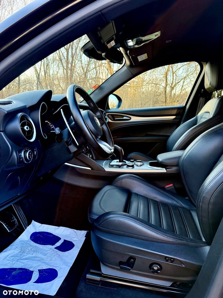 Alfa Romeo Stelvio - 19