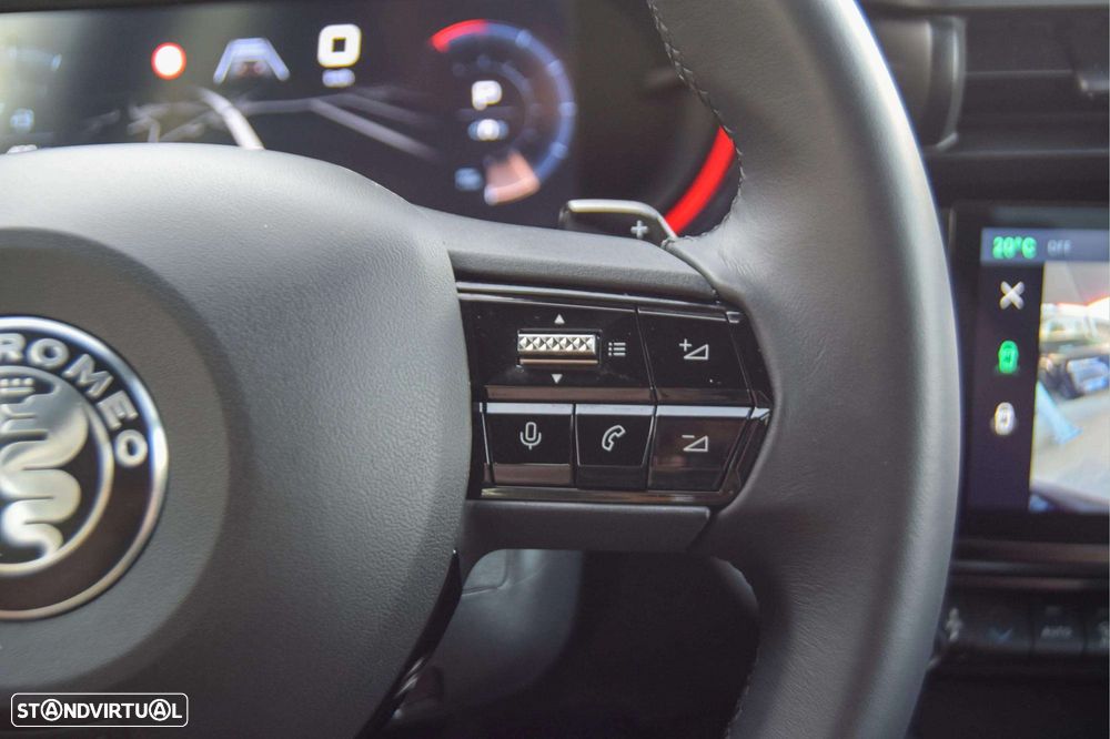 Alfa Romeo Junior 1.2 Sport Speciale eDCT6 - 17