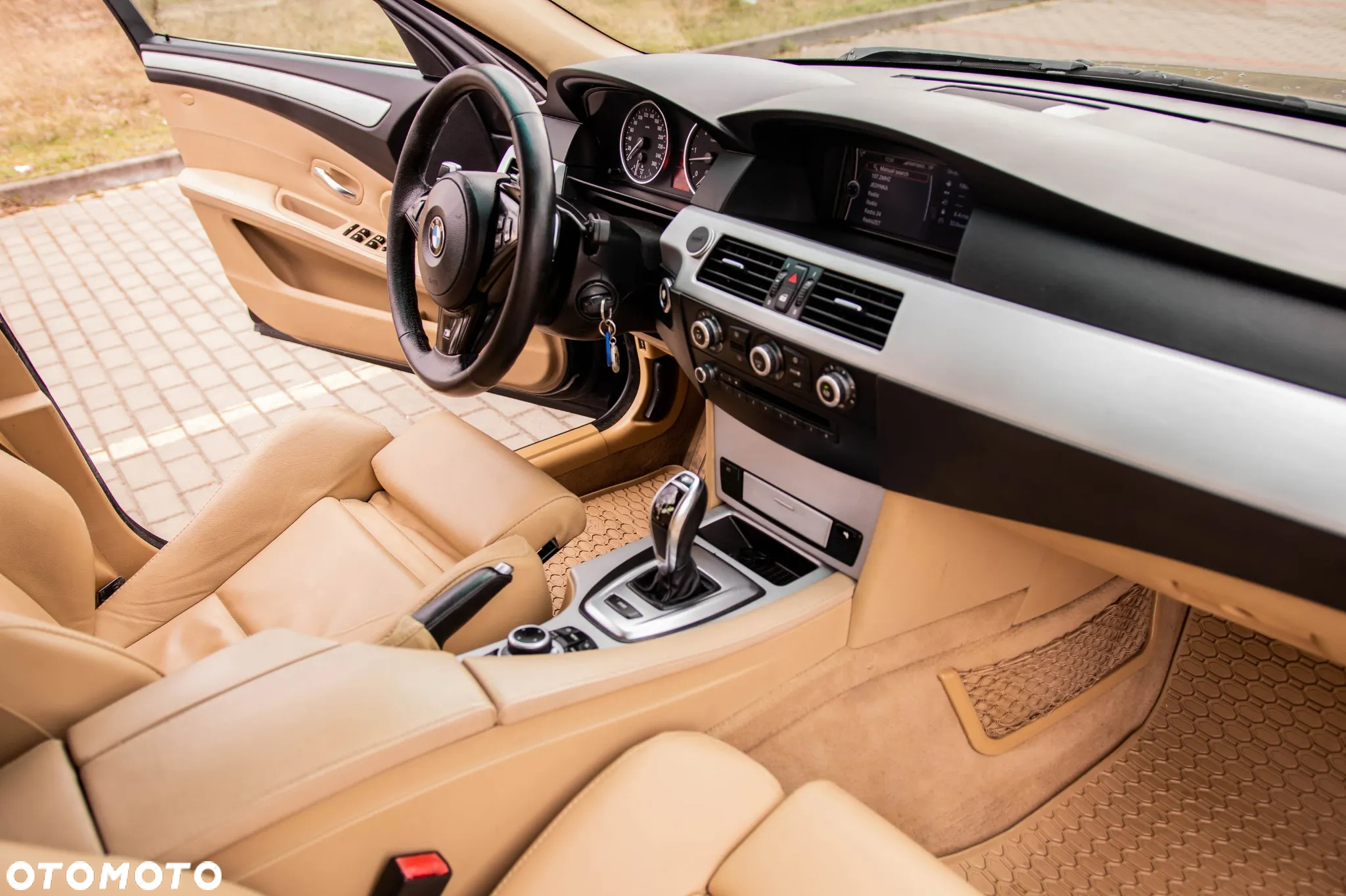 BMW Seria 5 530d Touring - 10