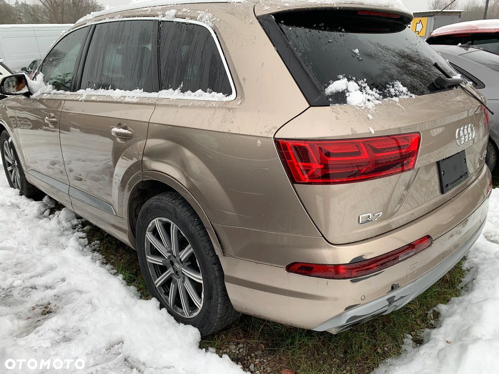Audi Q7 - 16