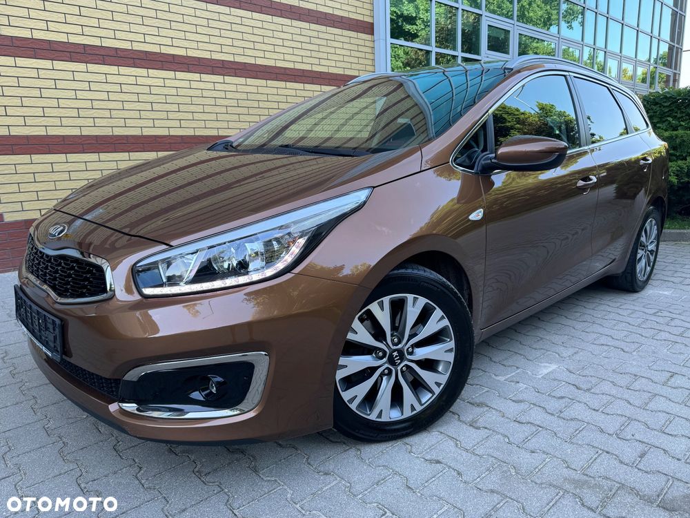 Kia Ceed 1.6 CRDi 136 ISG Dream-Team Edition - 9
