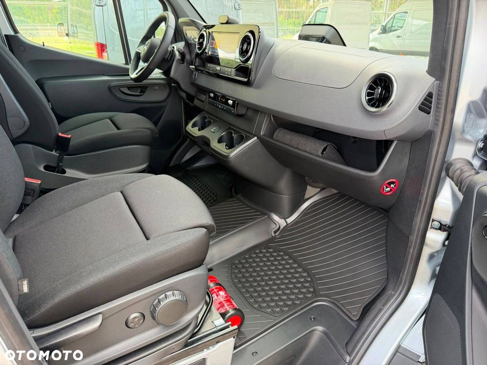 Mercedes-Benz Sprinter 319 CDI KA OM654 długi PRO - 19