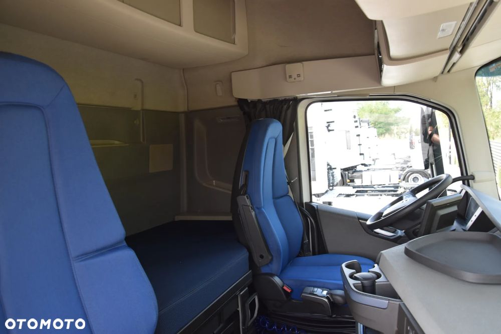 Volvo FH500 / EURO 6 / NOWY MODEL / KLIMATYZACJA POSTOJOWA / ACC / LEDY / 2 ZBIORNIKI PALIWA / FULL SPILERY / 2022 / SERWISOWANY / SPROWADZONY - 38