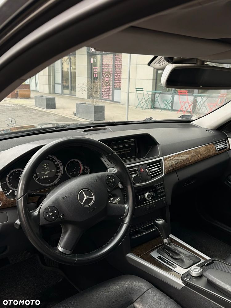Mercedes-Benz Klasa E 200 CDI DPF BlueEFFICIENCY Automatik Elegance - 4