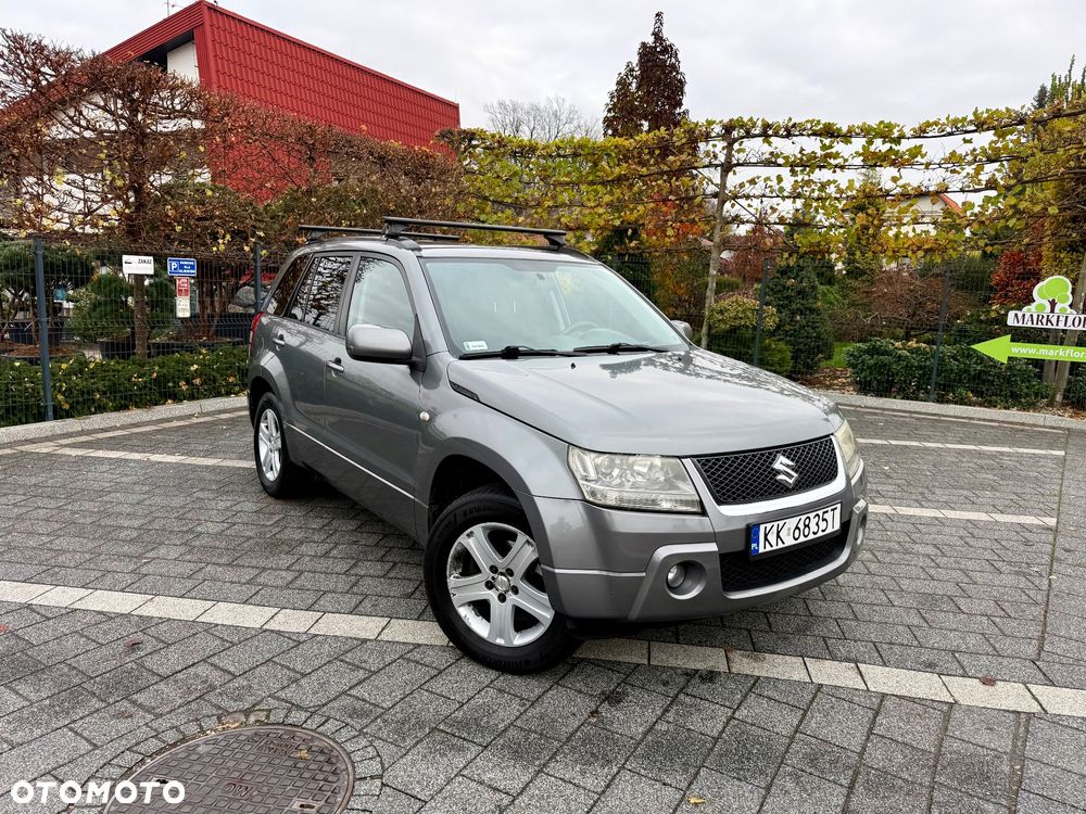 Suzuki Grand Vitara 2.0 Comfort + - 2