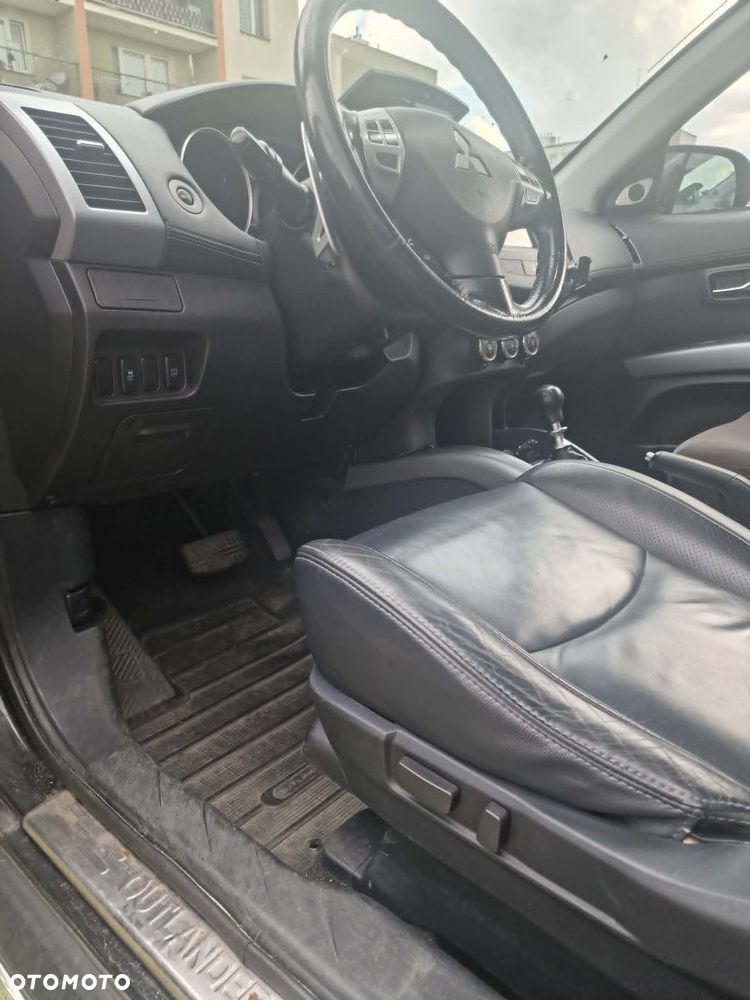 Mitsubishi Outlander 2.2 DID Instyle NAVI TC-SST - 14