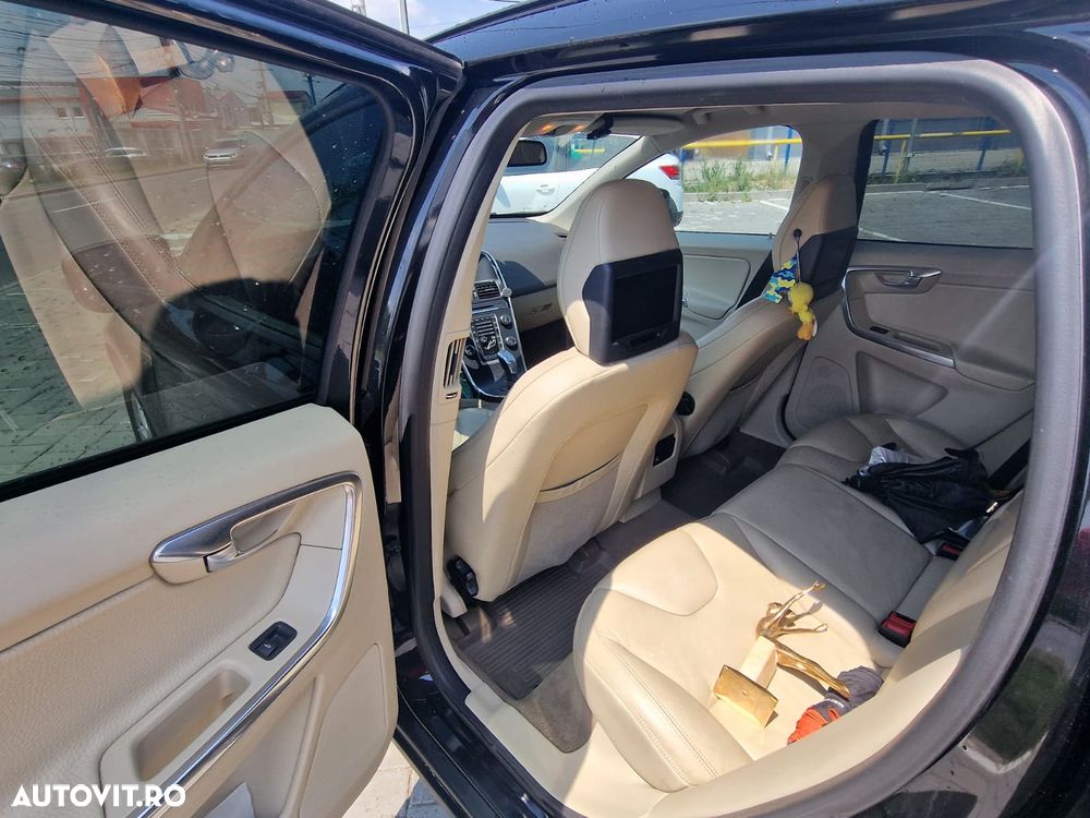 Volvo XC 60 D5AWD Kinetic - 9