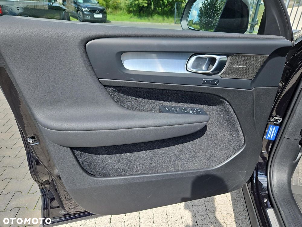 Volvo XC 40 B3 Plus Dark - 16
