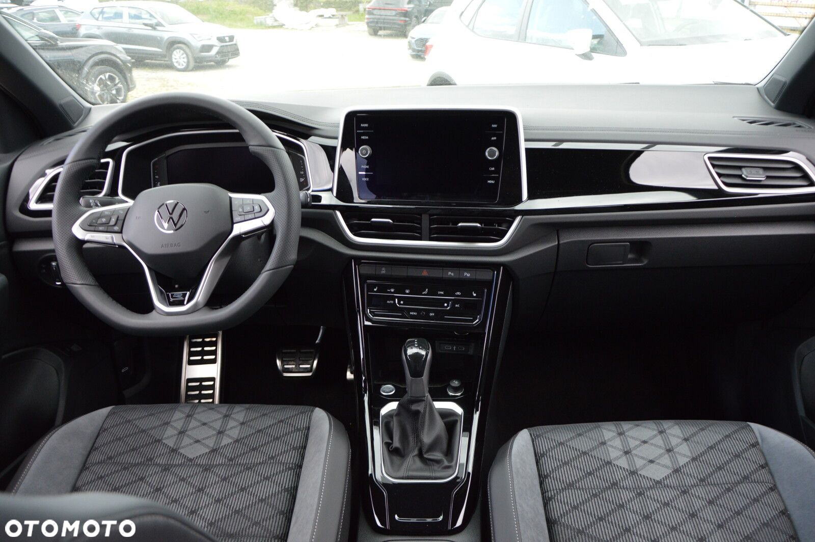 Volkswagen T-Roc - 11