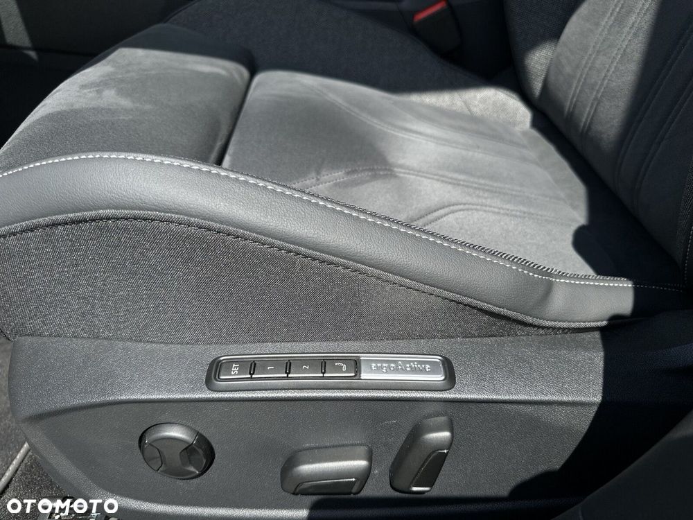 Volkswagen Golf Variant - 25