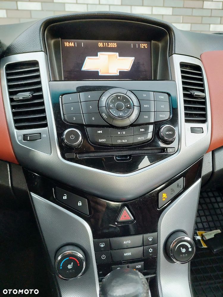 Chevrolet Cruze 1.8 LTZ - 9