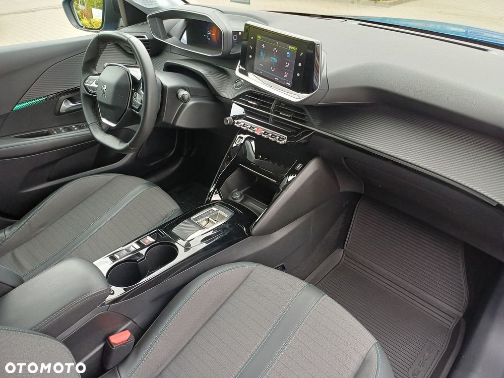 Peugeot 208 - 14