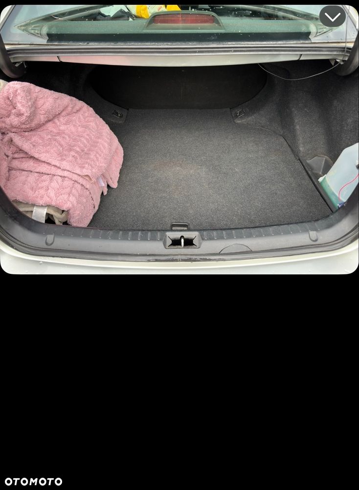Toyota Avensis 1.8 VVT-i Sol - 12