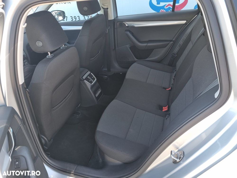 Skoda Octavia 1.6 TDI DPF DSG Ambition - 12