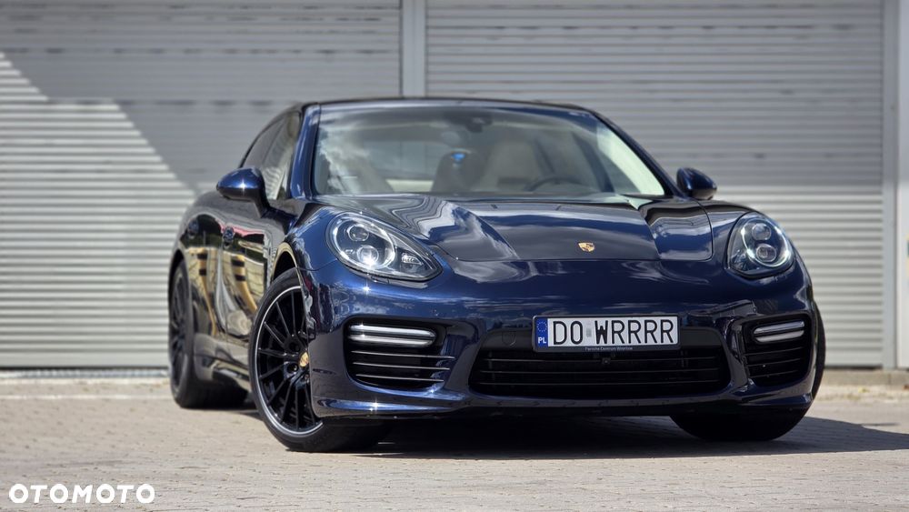 Porsche Panamera - 1