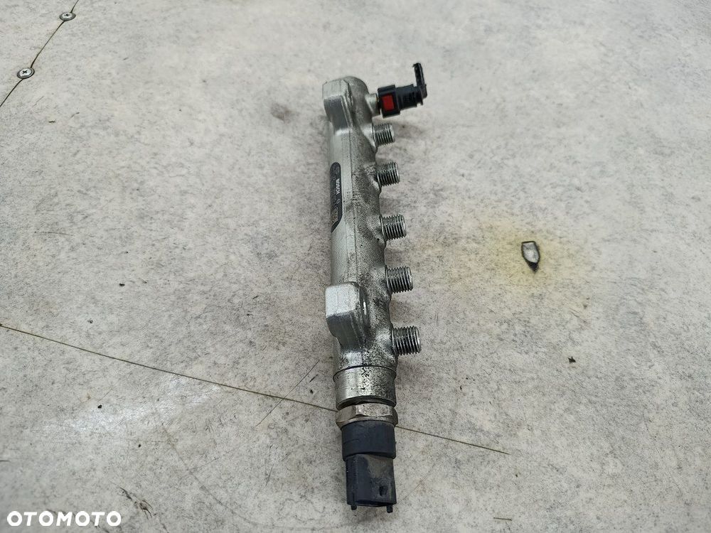 LISTWA WTRYSKOWA DIESEL OPEL VIVARO A 8200347593 0445214042  BOSCH 2.5 DTI - 6