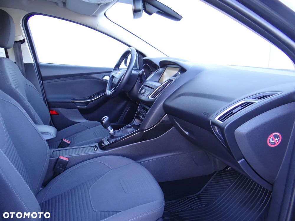 Ford Focus 1.0 EcoBoost Titanium ASS - 6