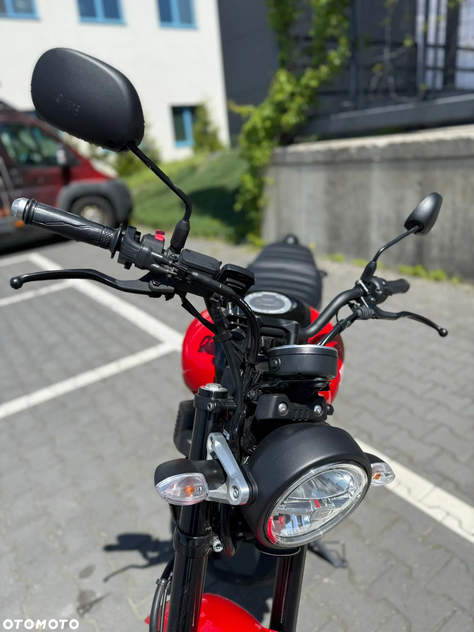 Yamaha XSR - 10