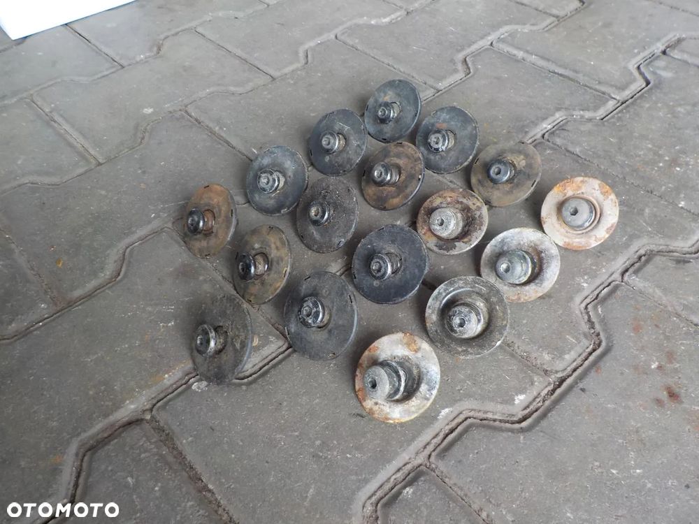 VW T4 UCHWYT MOCOWANIE ZACZEP ŚRUBA ŚRUBY FOTELA FOTELI TYŁ - 2