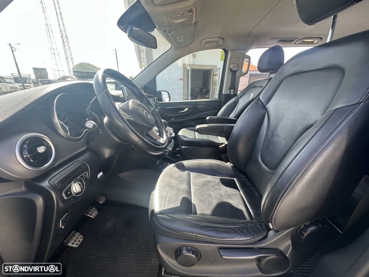 Mercedes-Benz V 220 - 12