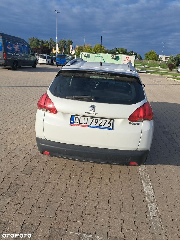 Peugeot 2008 1.2 Pure Tech Style S&S - 7