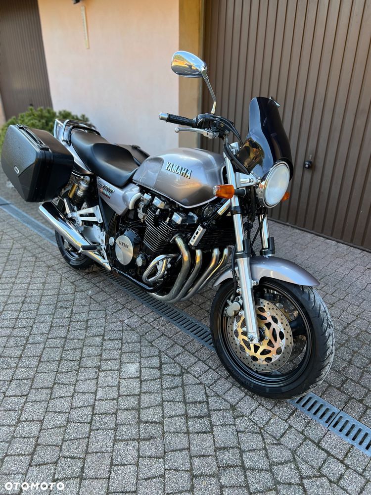 Yamaha XJR - 1
