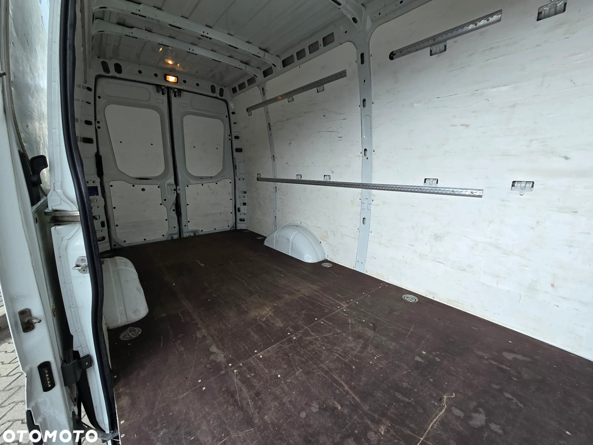 Iveco DAILY 35S16 Furgon L3H2 - 20