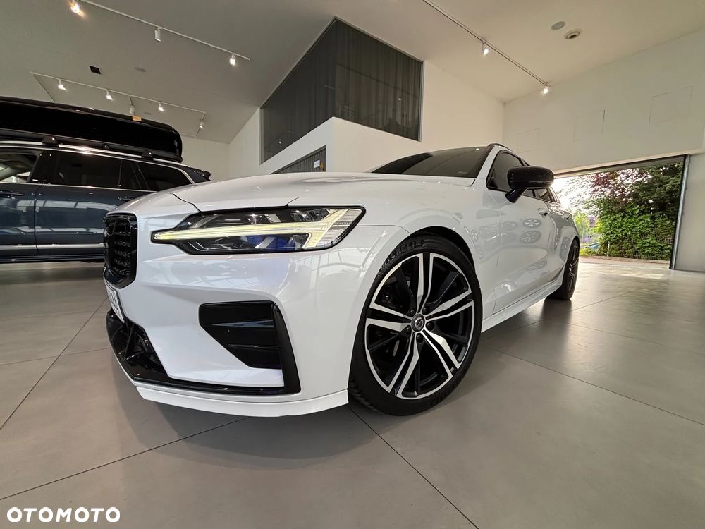 Volvo V60 D4 R-Design - 1