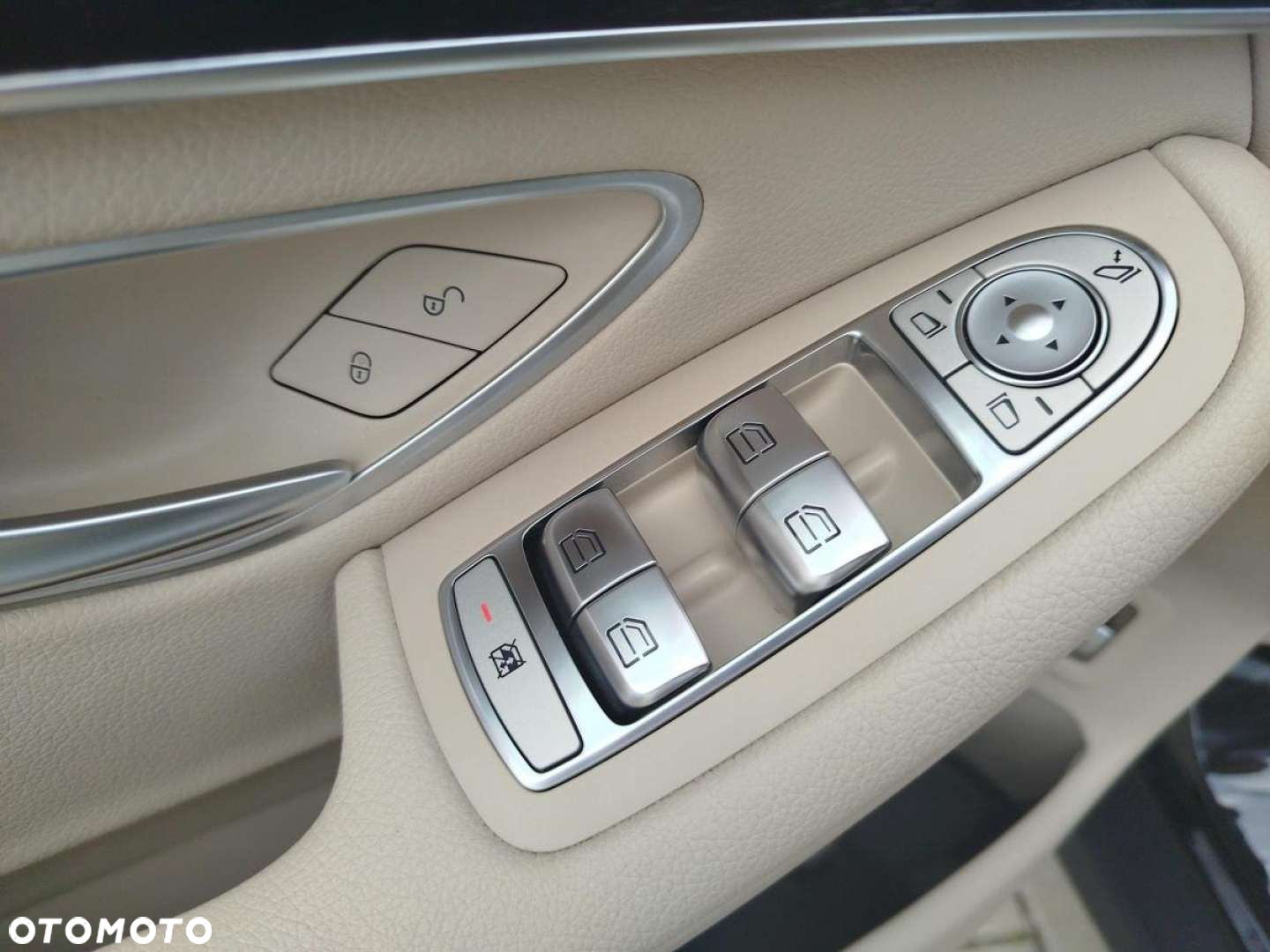 Mercedes-Benz GLC - 13