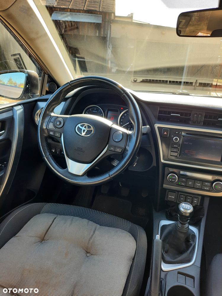 Toyota Auris 1.6 Premium Comfort - 9