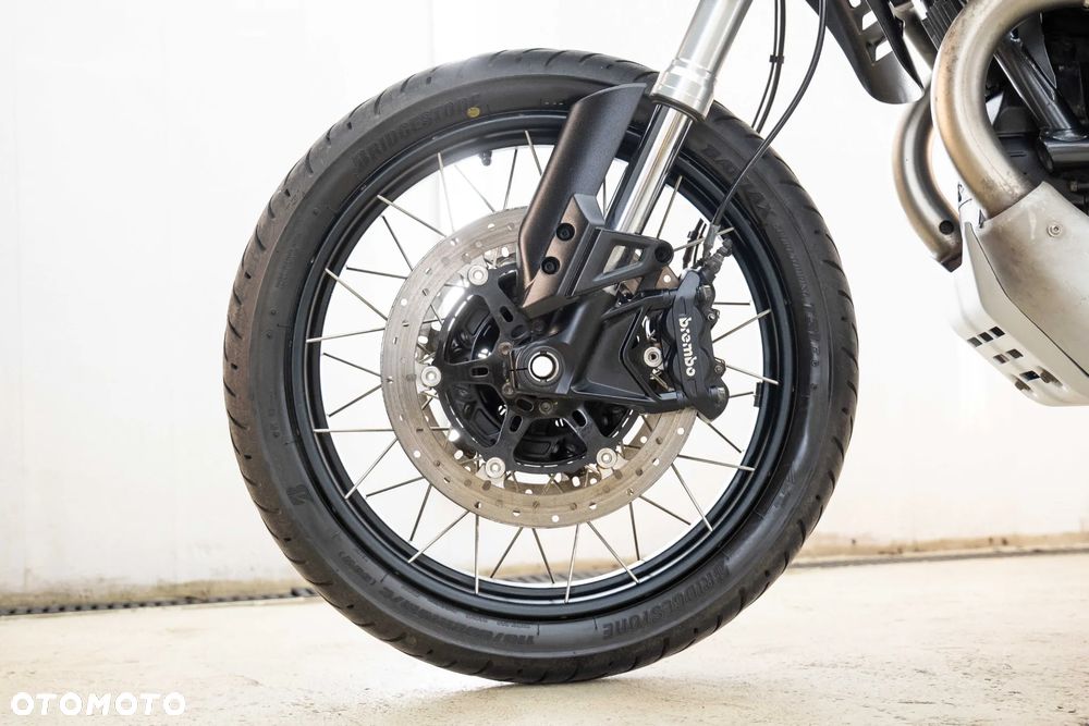 Moto Guzzi V85 - 31