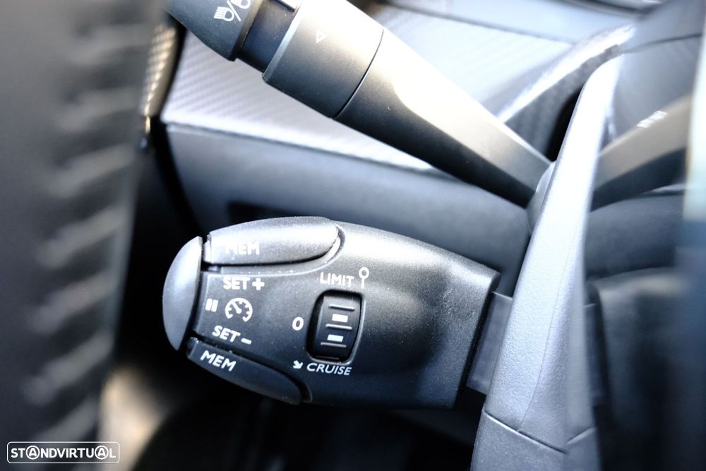 Peugeot 208 1.2 PureTech Active Pack - 17