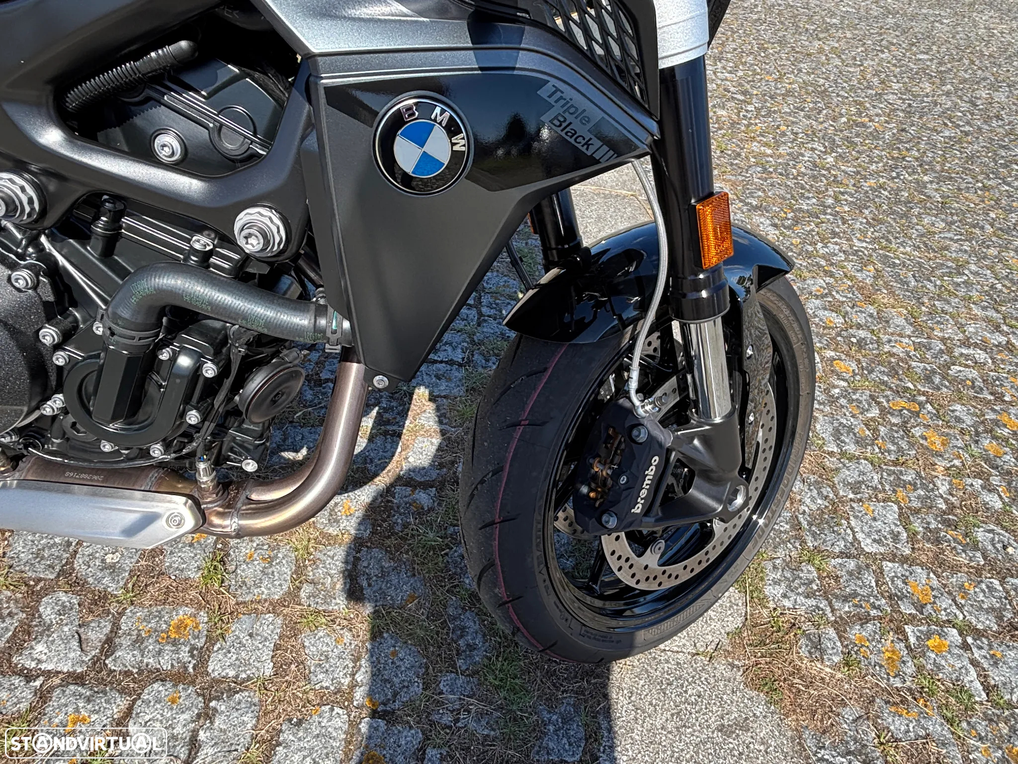 BMW F 900 R Triple Black - 8