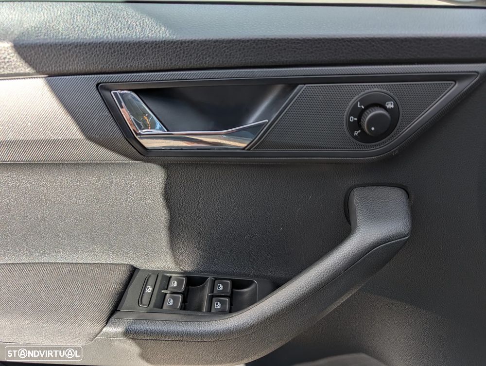 Skoda Fabia 1.0 Active - 8