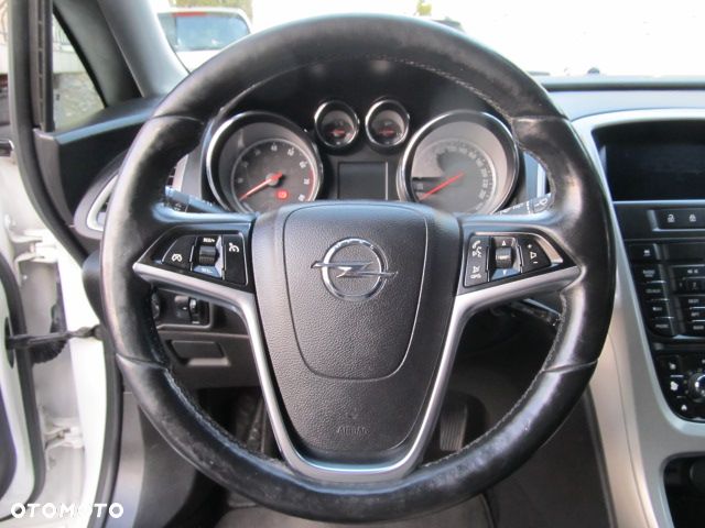 Opel Astra 1.4 T Cosmo - 24
